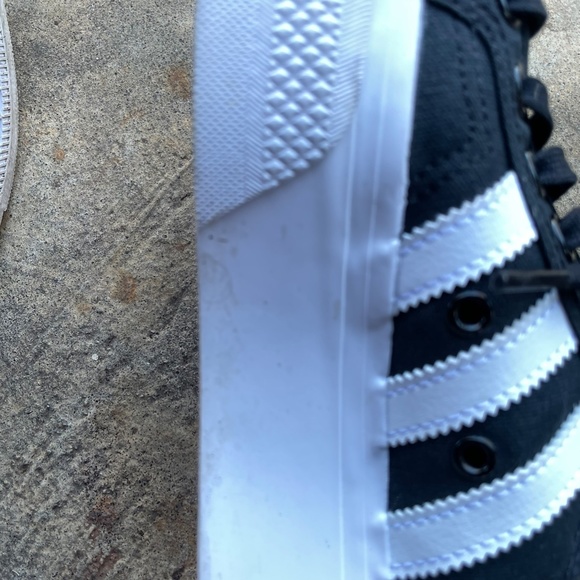 Adidas Nizza Platform Mid, black w/ white stripes - Picture 12 of 12